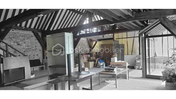 ✨ EXCLUSIVITÉ – BIEN RARE À LA VENTE ✨

Grange de caractère – 310 m² | Charme, volumes & potentiel exceptionnel

Idéale pour les amoureux de belles pierres, les projets de vie atypiques ou les envies d’évasion, cette superbe grange entièrement restaurée vous ouvre les portes d’un lieu unique, chargé d’histoire et d’authenticité.

Dès les premiers instants, le charme opère : volumes généreux, atmosphère chaleureuse et éléments anciens mis en valeur avec élégance. Le magnifique four à pain d’époque, véritable pièce maîtresse, confère à cette propriété un cachet rare.

Située dans un environnement calme et recherché, à proximité immédiate des commodités (commerces, écoles, mairie) et bénéficiant d’un accès rapide à l’A13, elle offre un parfait équilibre entre sérénité et praticité.

🔎 Descriptif du bien
Au rez-de-chaussée :
• Une grande pièce avec four à pain ancien
• Un espace sanitaires
• Deux grandes pièces avec sanitaires
• Une pièce technique avec chaufferie et sanitaires

À l’étage :
• Une vaste pièce principale lumineuse
• Une grande pièce complémentaire
• Des espaces mansardés offrant de nombreuses possibilités d’aménagement
• Une magnifique structure en bois apparente, apportant charme et authenticité à l’ensemble.

À l’extérieur, vous profiterez d’un agréable espace verdoyant de 603m² ainsi que de stationnements.
💡 Un véritable atout : possibilité de créer un gîte indépendant — idéal pour un projet familial, touristique ou un investissement locatif.

✔ Cachet de l’ancien préservé
✔ Volumes rares et modulables
✔ Fort potentiel d’exploitation
✔ Environnement paisible et accessible

📞 Contactez moi au 06 83 30 17 01 pour organiser une visite et laissez-vous séduire !