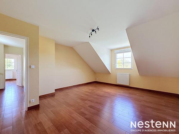 Maison vie de plain pied, 4 chambres, 3 garages - Andard