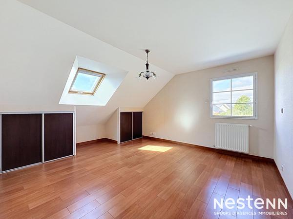 Maison vie de plain pied, 4 chambres, 3 garages - Andard
