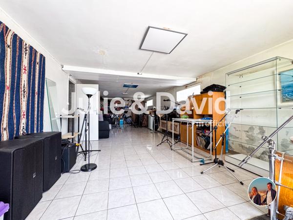 Maison
         7 pièces
        - 200 m² Bien prestige 750 000 € *