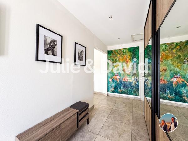 Maison
         7 pièces
        - 200 m² Bien prestige 750 000 € *