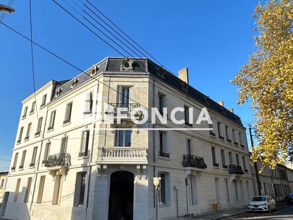 Location Studio 40 m² - 2 RUE JEAN MOULIN - APT N°102 Saintes 17100
