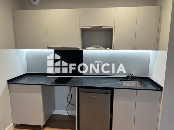 Location Studio 40 m² - 2 RUE JEAN MOULIN - APT N°102 Saintes 17100