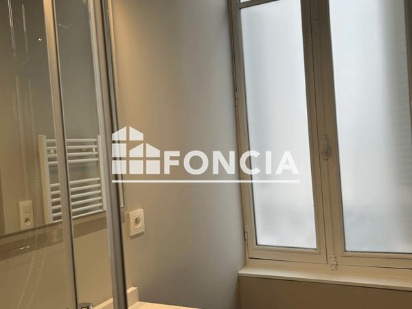 Location Studio 40 m² - 2 RUE JEAN MOULIN - APT N°102 Saintes 17100