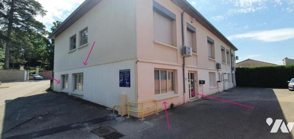 Local professionnel à usage de bureaux