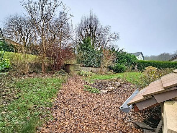 Maison individuelle avec 4 chambres _ grande pièce de vie _ 3 salles d'eau _ terrasses _ jardin _ garage _ sous-sol