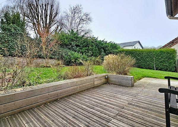 Maison individuelle avec 4 chambres _ grande pièce de vie _ 3 salles d'eau _ terrasses _ jardin _ garage _ sous-sol