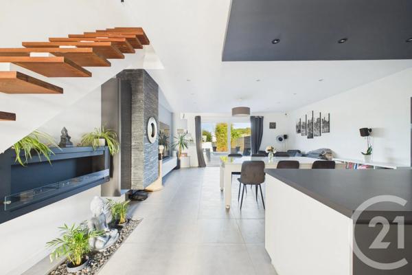 Maison à vendre  4 pièces - 118,62 m 2   EYSINES  - 33