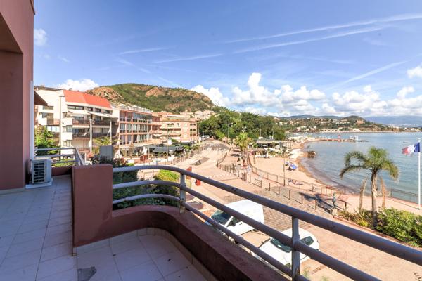 RARE ! Appartement front de mer 3P 63 m²