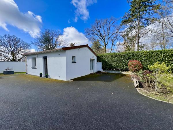 Nozay (91620) Propriété d'exception de 342m2 au sol -2 maisons sur la butte de Marcoussis- Piscine- Terrain de 3279m2