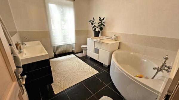 Houdan proche / Magnifique maison familiale 198 m2 / 5 chambres