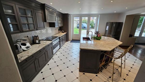 Houdan proche / Magnifique maison familiale 198 m2 / 5 chambres