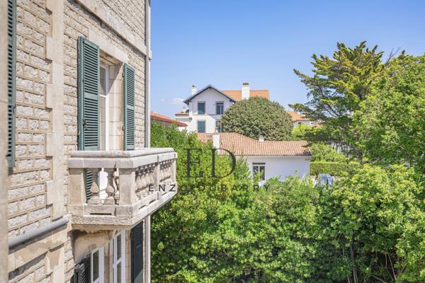 Appartement
         4 pièces
        - 131 m² Bien prestige 1 495 000 € *
