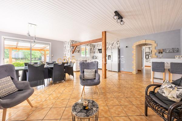 Vente
                Maison132 m² - 6 Pièces -
                    SAINT JEAN DE BOISEAU (44640)