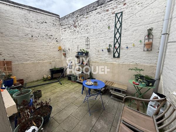 SAINT PIERRE - IMMEUBLE DE RAPPORT D'ENVIRON 95M² COMPRENANT 5 LOTS