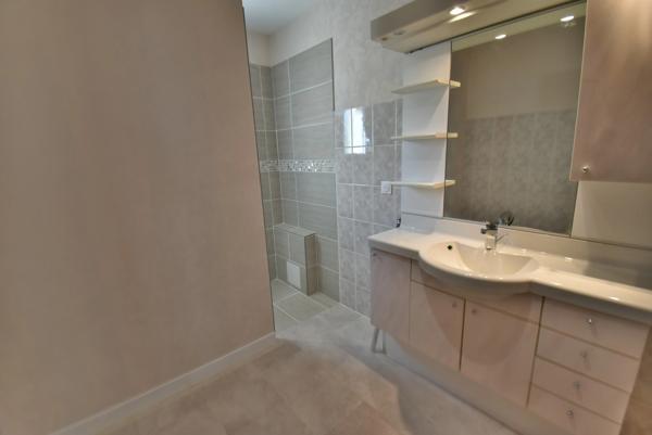 Maison à vendre 4 pièces plain pied (16) LA COURONNE, 4 chambres et terrain