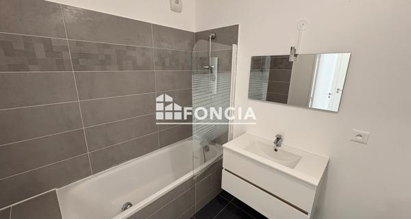 Location Appartement 3 pièces 66.3 m² - Nanterre 92000