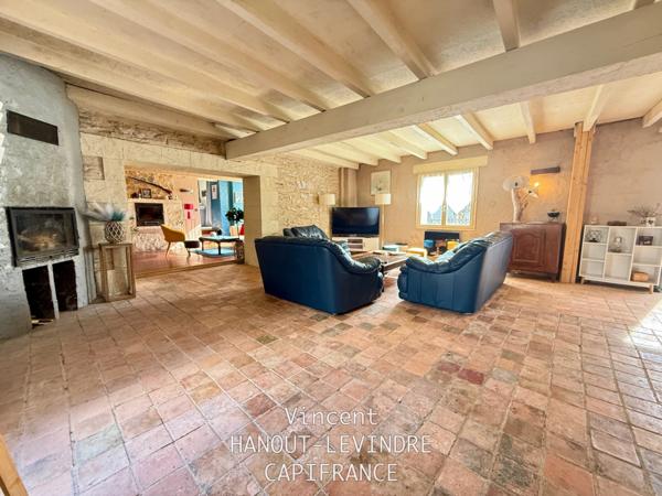 Maison à vendre 12 pièces SCEAUX D'ANJOU (49)