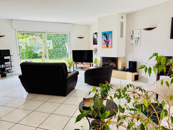NIORT MAISON FAMILIALE 4CH JARDIN GARAGE