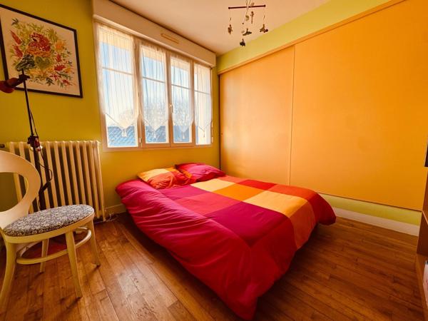 NIORT MAISON FAMILIALE 4CH JARDIN GARAGE