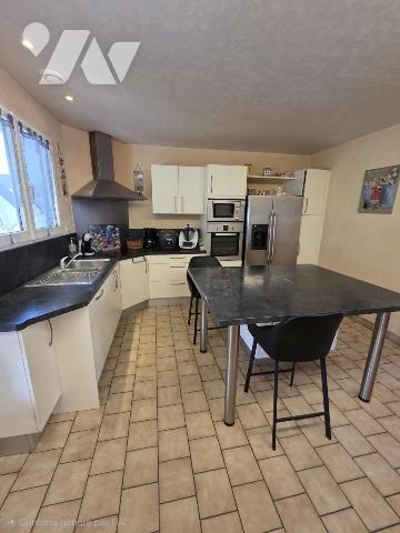 Pavillon familial en campagne à Jallais 