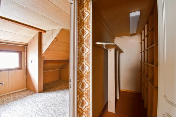 Charmante maison familiale de 110 m², 2 chambres +1 de 17m² à créer avec sous-sol total et 362m² de terrain à Morangis – quartier L’Avenir