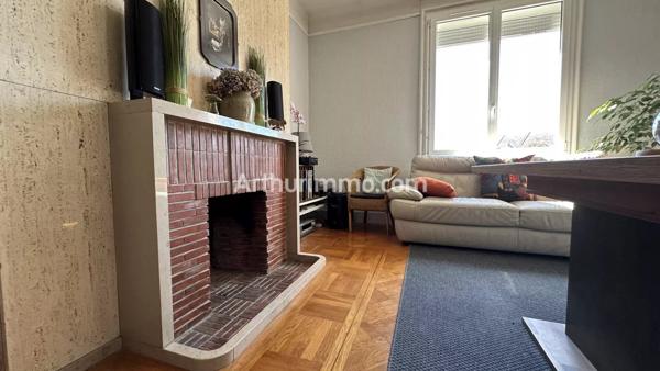 Vente                                                      Appartement
                        
                     6 pièces                      149 m2                     à Lons-le-Saunier