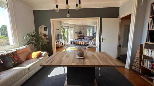 Vente                                                      Appartement
                        
                     6 pièces                      149 m2                     à Lons-le-Saunier