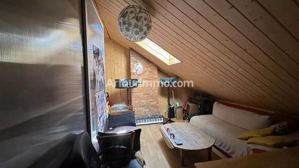 Vente                                                      Appartement
                        
                     6 pièces                      149 m2                     à Lons-le-Saunier