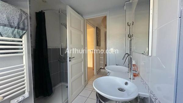 Vente                                                      Appartement
                        
                     6 pièces                      149 m2                     à Lons-le-Saunier