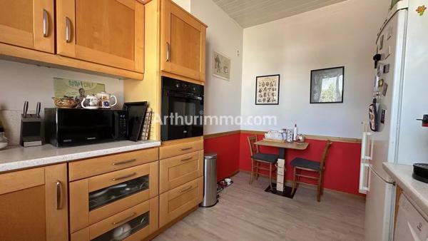 Vente                                                      Appartement
                        
                     6 pièces                      149 m2                     à Lons-le-Saunier