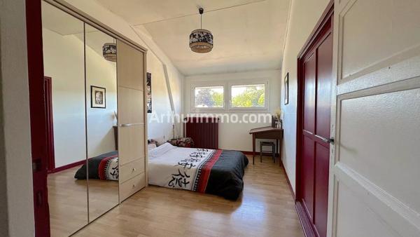 Vente                                                      Appartement
                        
                     6 pièces                      149 m2                     à Lons-le-Saunier