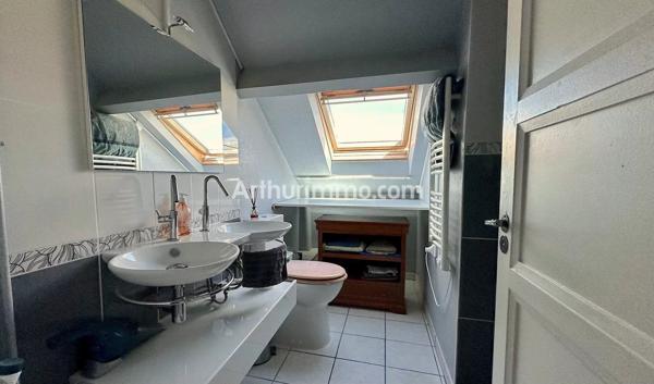 Vente                                                      Appartement
                        
                     6 pièces                      149 m2                     à Lons-le-Saunier
