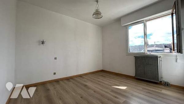 Appartement 2 CHAMBRES, BALCON, ASCENSEUR, PARKING