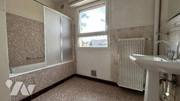 Appartement 2 CHAMBRES, BALCON, ASCENSEUR, PARKING