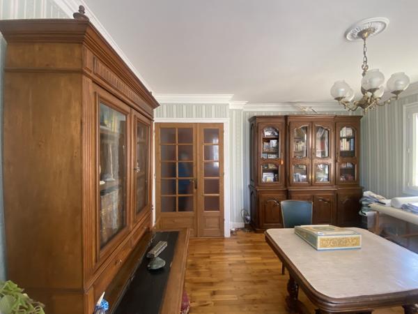 Sury-le-Comtal (42450) À VENDRE – SURY LE COMTAL Maison familiale d’exception