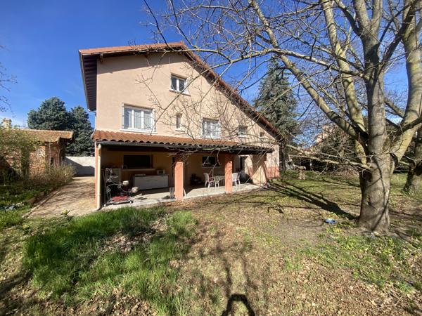 Sury-le-Comtal (42450) À VENDRE – SURY LE COMTAL Maison familiale d’exception
