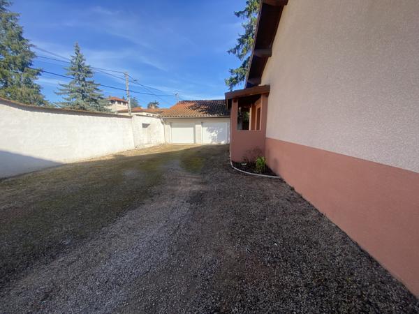 Sury-le-Comtal (42450) À VENDRE – SURY LE COMTAL Maison familiale d’exception