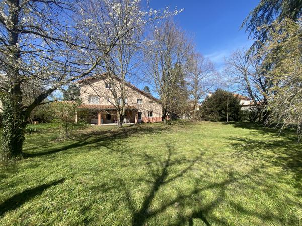 Sury-le-Comtal (42450) À VENDRE – SURY LE COMTAL Maison familiale d’exception