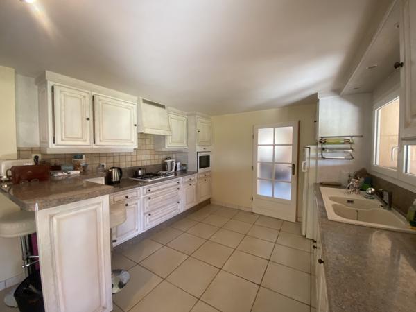 Sury-le-Comtal (42450) À VENDRE – SURY LE COMTAL Maison familiale d’exception