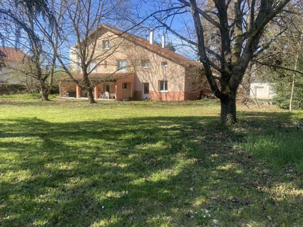 Sury-le-Comtal (42450) À VENDRE – SURY LE COMTAL Maison familiale d’exception