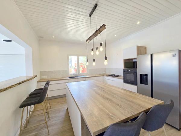 Maison 7 pièces – 190 m² – Étang-Salé-les-Hauts
