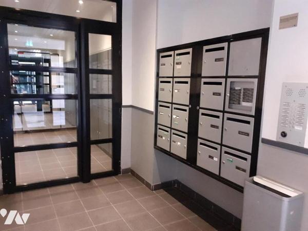 LEVALLOIS- PERRET 92300 Appartement 3 pièces construction récente avec cave et parking