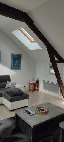 ENSEMBLE IMMOBILIER EN PIERR AU COEUR DE MOUTIERS.