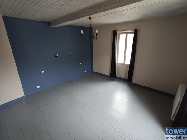 Maison
                                                                                                                                                                                                                                                                                                                        6 pièce(s)                                                                                                                                                                                                          5 chambre(s)                                                                                                                                                                                                          180  m²