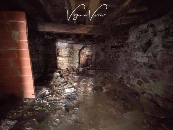 Immeuble à vendre 9 pièces de 130 m²