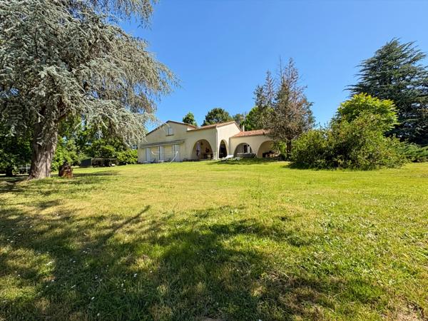 Maison à vendre 7 pièces NOGARO (32)