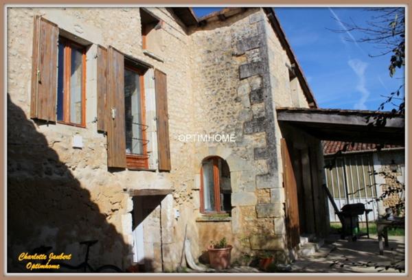 Maison de charme au cœur d’un village – À moins de 10 minutes de MONTMOREAU