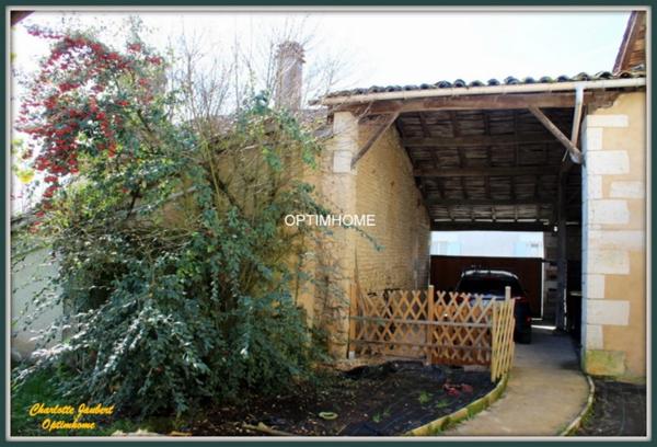 Maison de charme au cœur d’un village – À moins de 10 minutes de MONTMOREAU