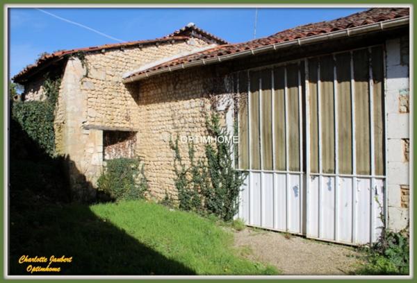 Maison de charme au cœur d’un village – À moins de 10 minutes de MONTMOREAU